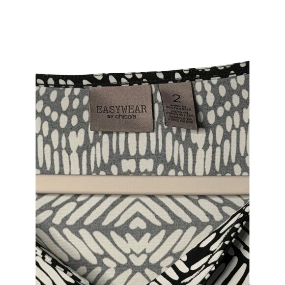Chico’s Easywear Black & White Tribal Print V-Neck 3/4 Sleeve Top Women’s Size 2 - Picture 3 of 6